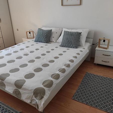Sunny Apartment In غييكا المظهر الخارجي الصورة